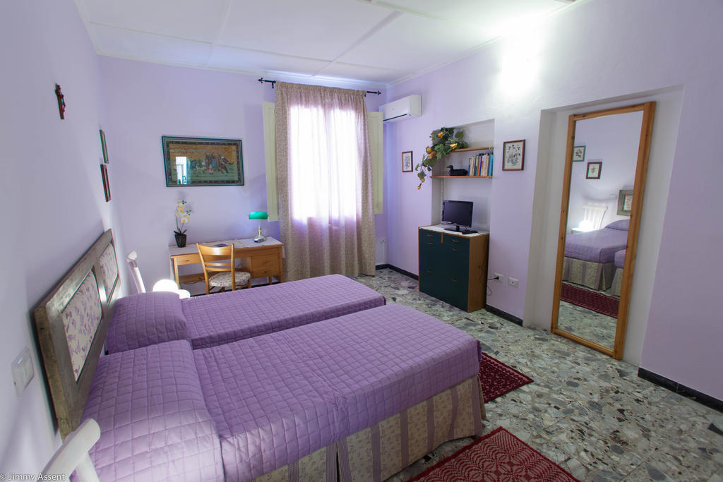 Sassari-In Hotel Cameră foto